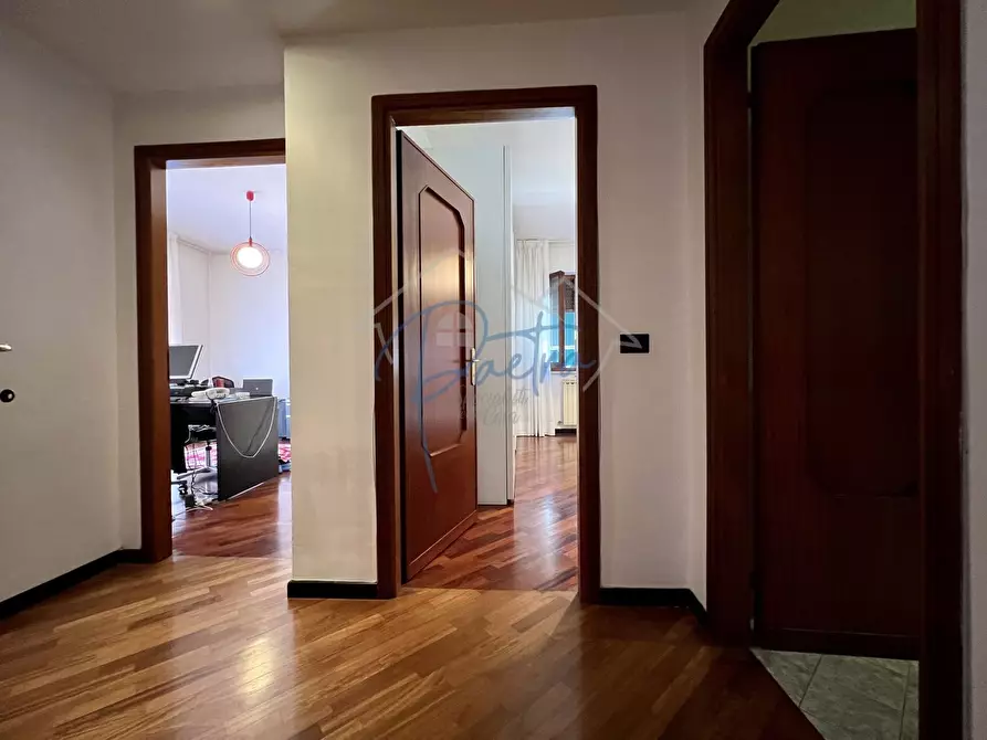 Immagine 12 di Mansarda in vendita  a Massa