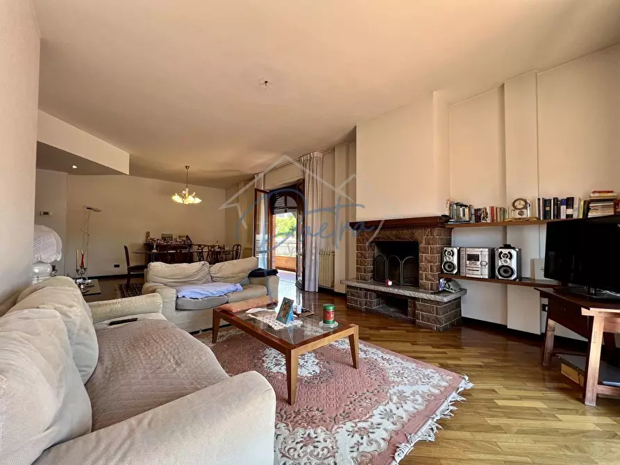 Immagine 7 di Mansarda in vendita  a Massa