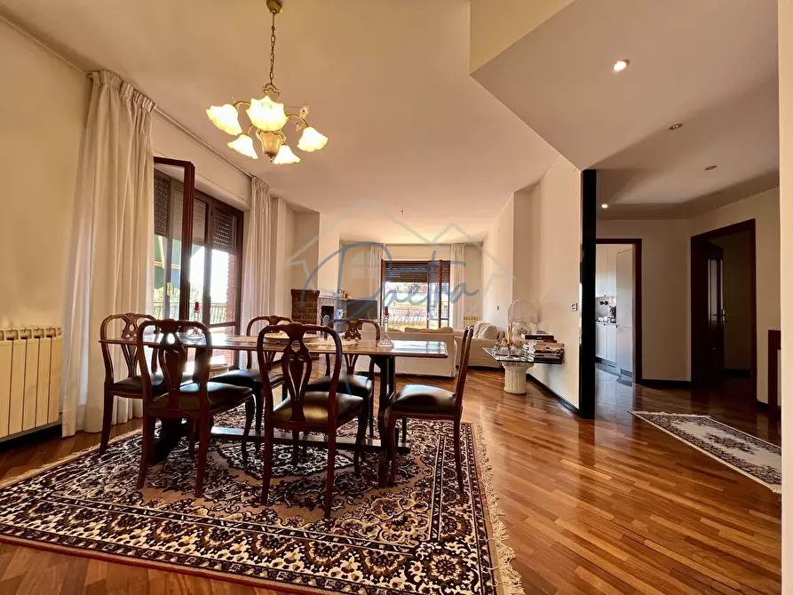 Immagine 3 di Mansarda in vendita  a Massa