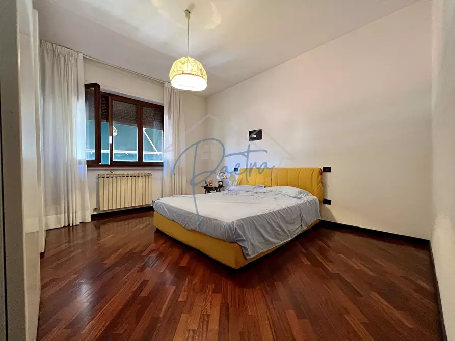 Immagine 13 di Mansarda in vendita  a Massa