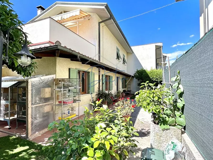 Immagine 32 di Casa semindipendente in vendita  a Massa