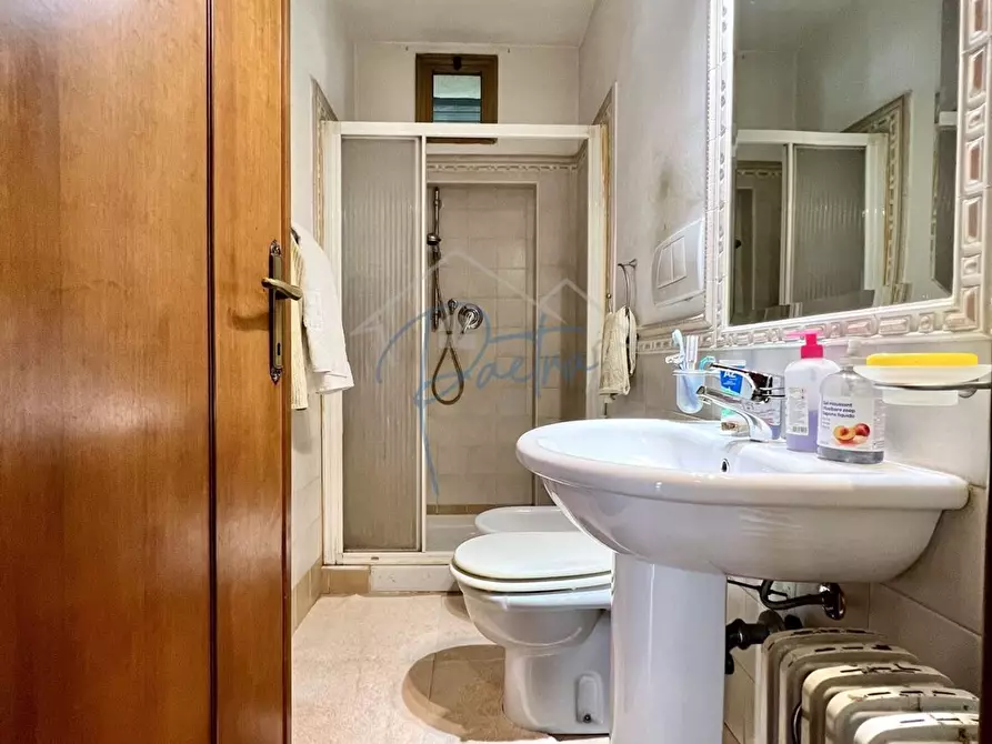 Immagine 8 di Casa semindipendente in vendita  a Massa