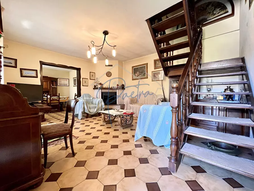 Immagine 5 di Casa semindipendente in vendita  a Massa