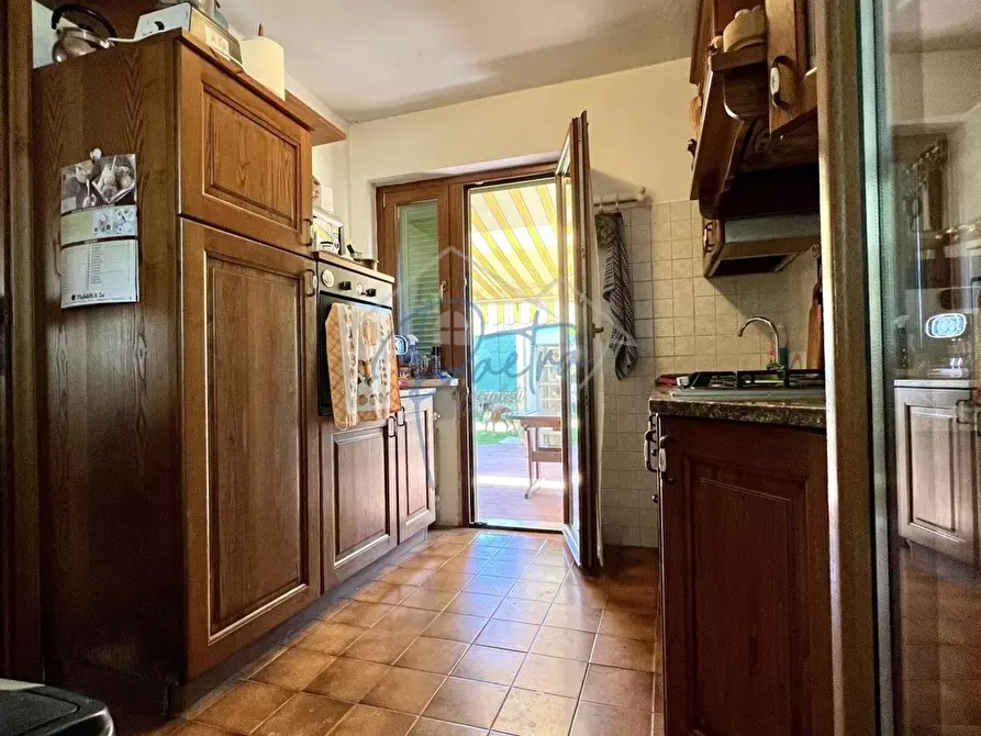 Immagine 13 di Casa semindipendente in vendita  a Massa