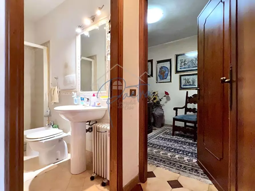 Immagine 9 di Casa semindipendente in vendita  a Massa