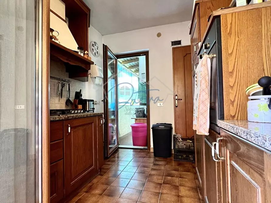 Immagine 14 di Casa semindipendente in vendita  a Massa