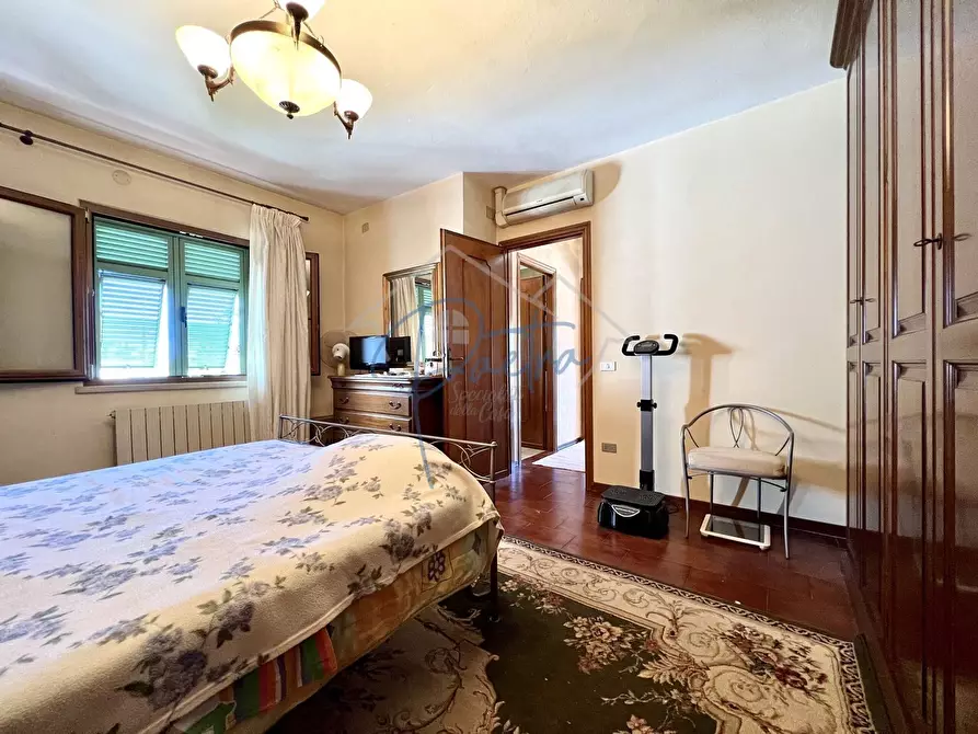 Immagine 23 di Casa semindipendente in vendita  a Massa