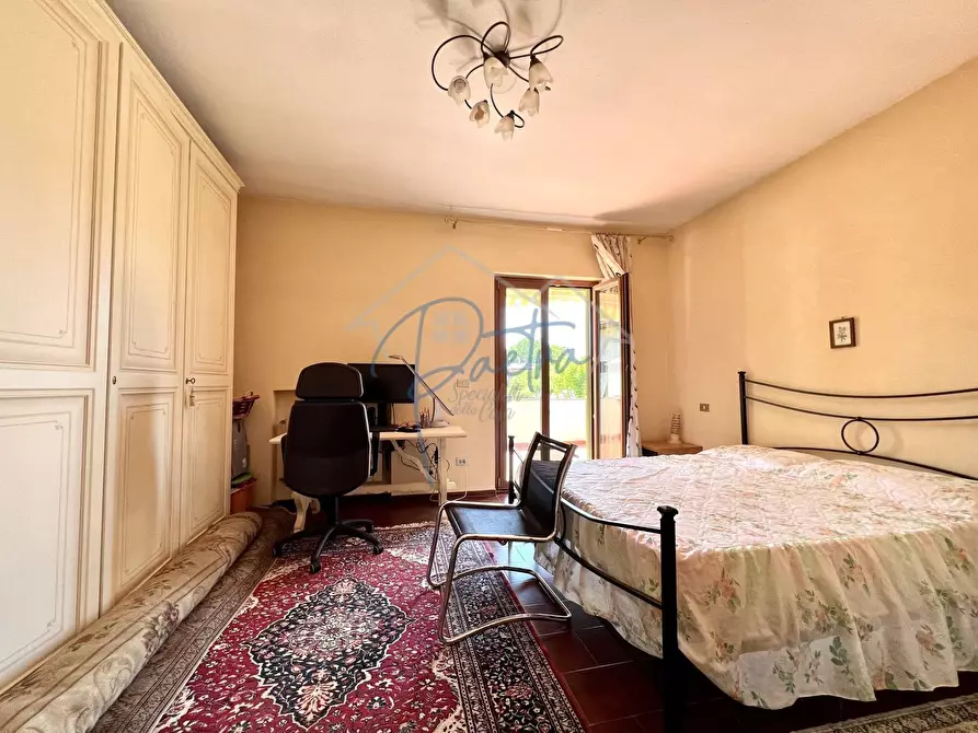 Immagine 17 di Casa semindipendente in vendita  a Massa