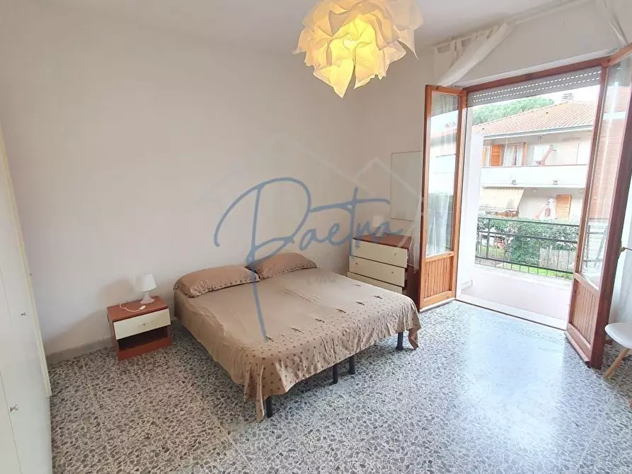 Immagine 11 di Appartamento in vendita  a Massa