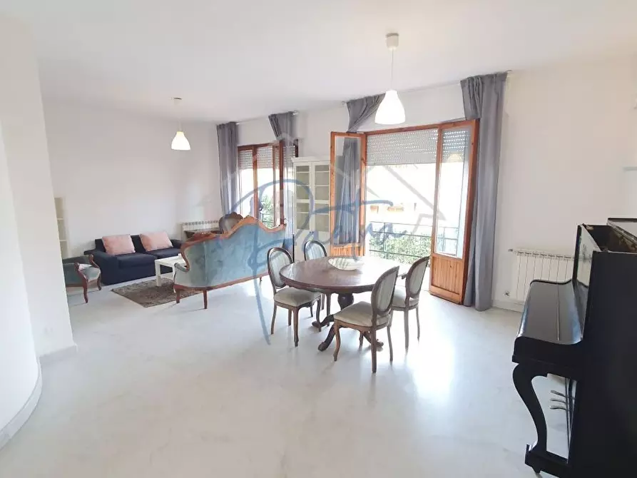 Immagine 1 di Appartamento in vendita  a Massa