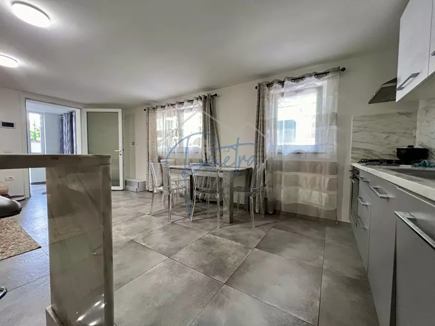 Immagine 3 di Appartamento in affitto  a Massa