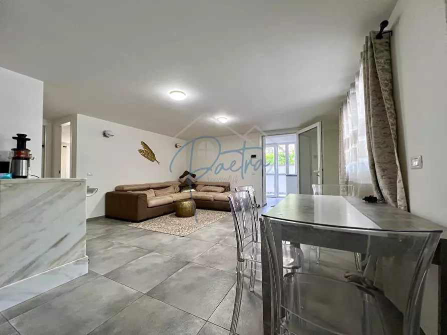 Immagine 4 di Appartamento in affitto  a Massa