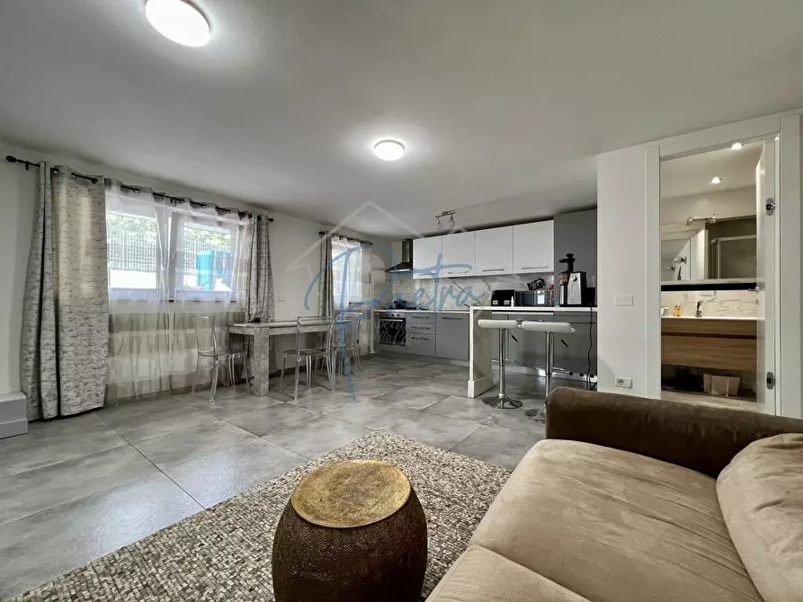 Immagine 2 di Appartamento in affitto  a Massa