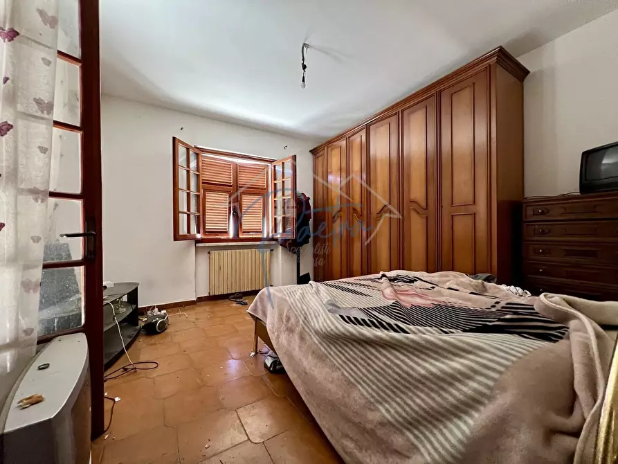 Immagine 14 di Casa indipendente in vendita  a Massa