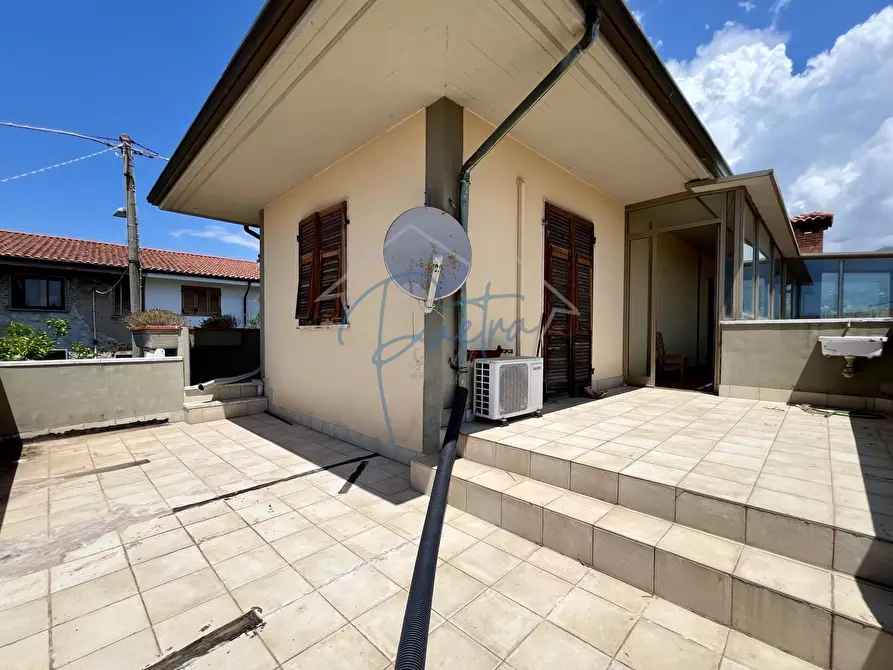 Immagine 18 di Casa indipendente in vendita  a Massa