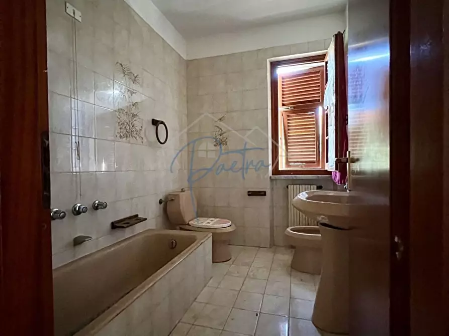 Immagine 13 di Casa indipendente in vendita  a Massa