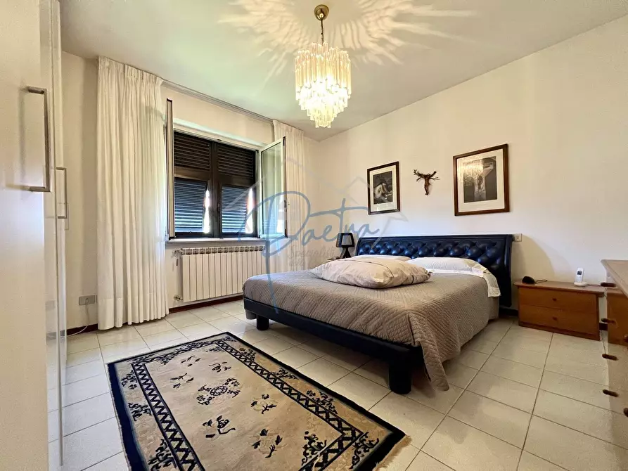 Immagine 8 di Casa semindipendente in vendita  a Massa