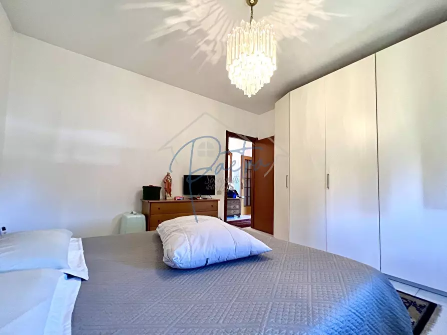 Immagine 10 di Casa semindipendente in vendita  a Massa