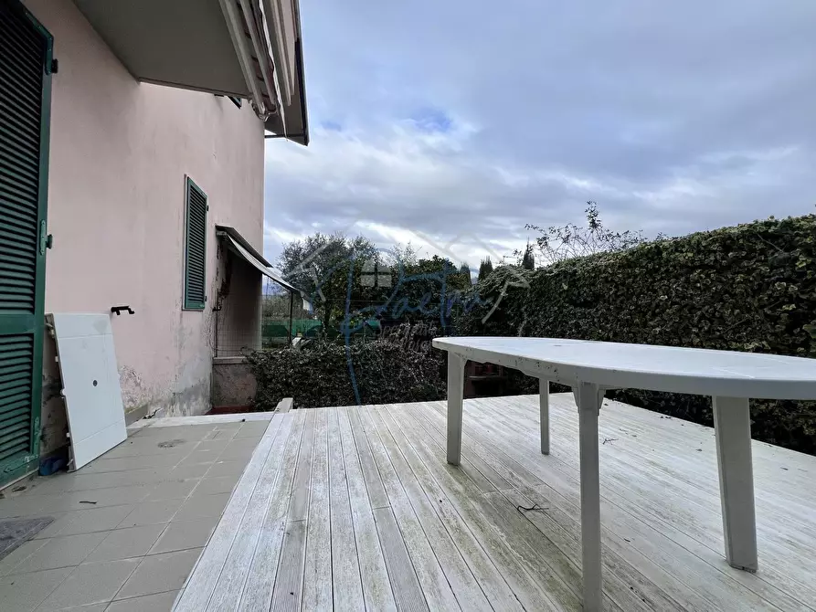 Immagine 3 di Villetta a schiera in vendita  a Massa