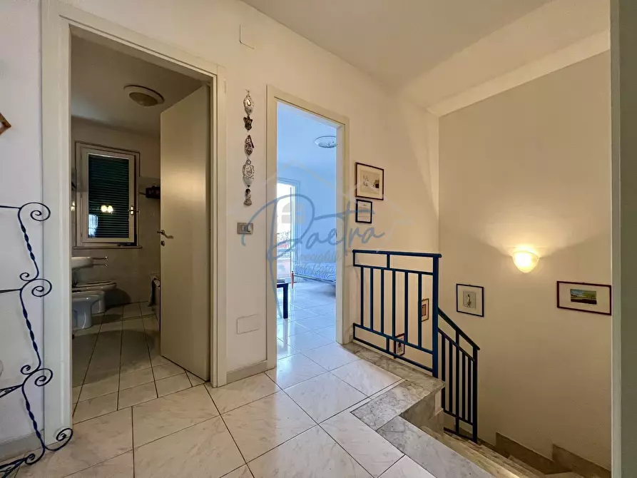 Immagine 22 di Villetta a schiera in vendita  a Massa