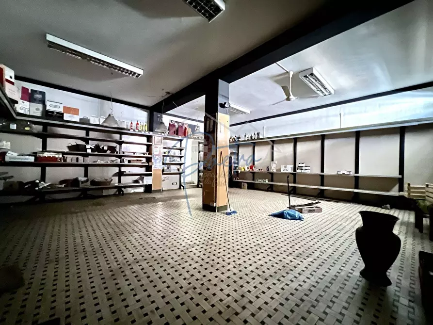 Immagine 9 di Casa semindipendente in vendita  a Massa