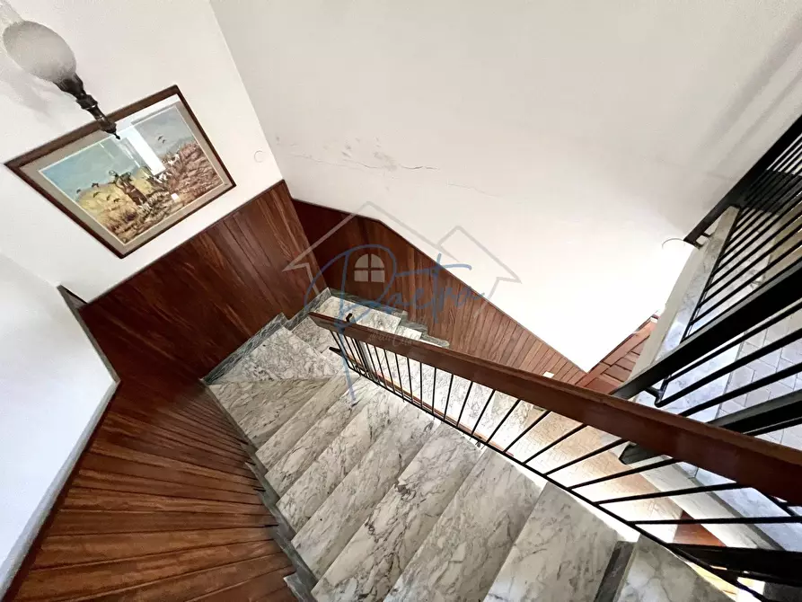 Immagine 10 di Casa semindipendente in vendita  a Massa