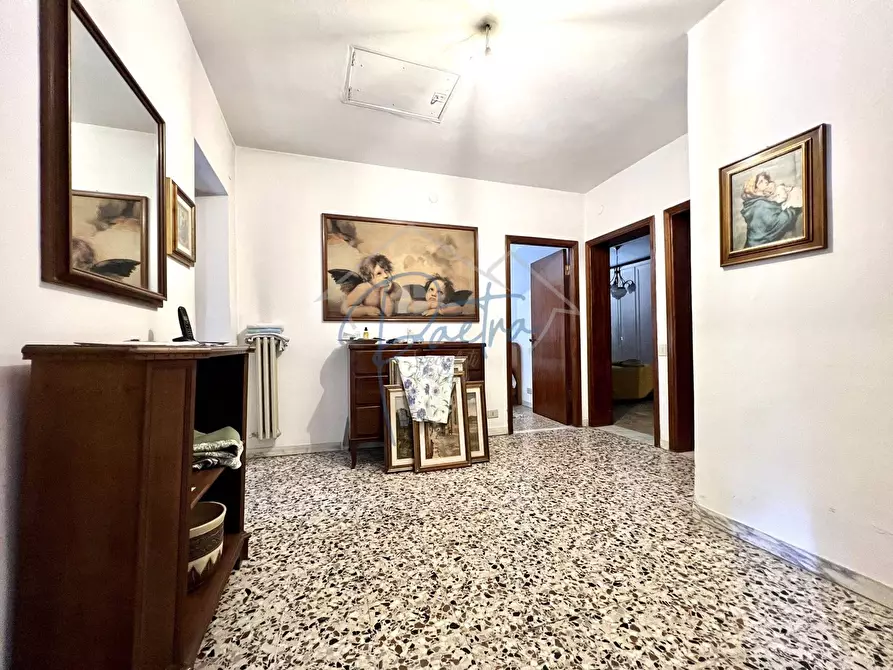 Immagine 12 di Casa semindipendente in vendita  a Massa