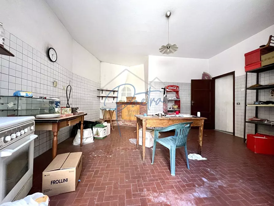 Immagine 5 di Casa semindipendente in vendita  a Massa