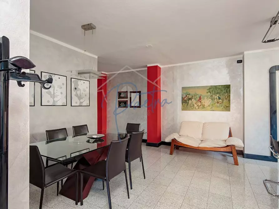 Immagine 3 di Ufficio in vendita  a Massa