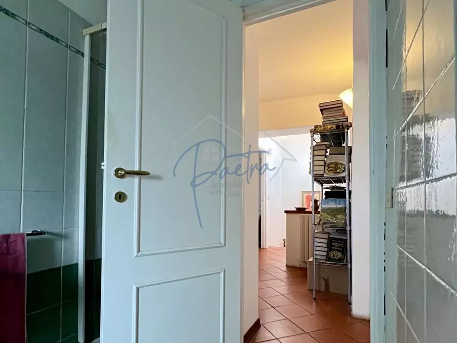 Immagine 30 di Villetta a schiera in vendita  a Montignoso