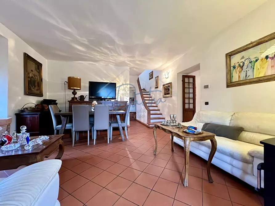 Immagine 9 di Villetta a schiera in vendita  a Montignoso