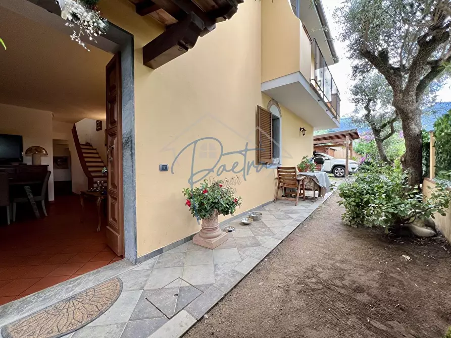 Immagine 6 di Villetta a schiera in vendita  a Montignoso