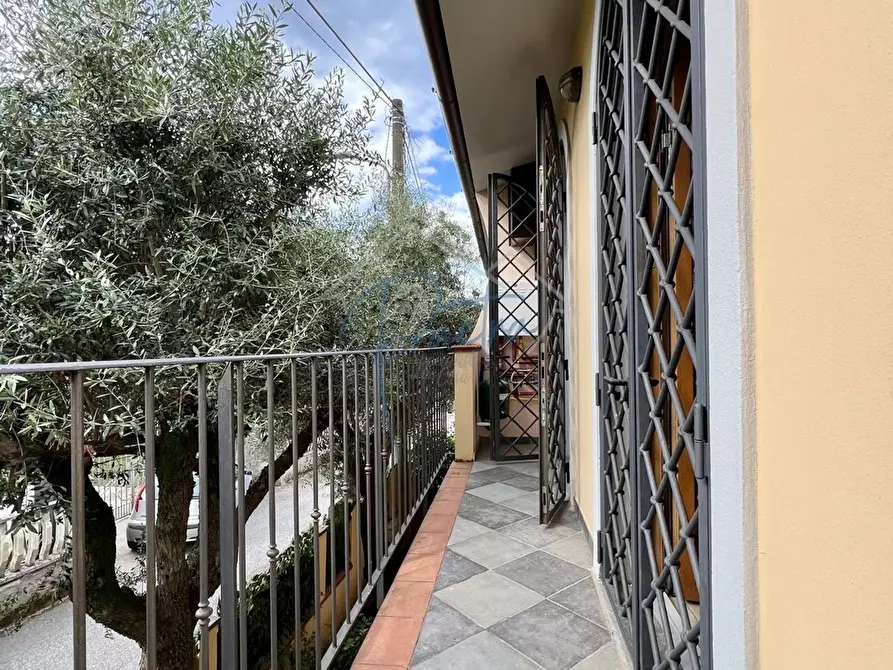 Immagine 21 di Villetta a schiera in vendita  a Montignoso