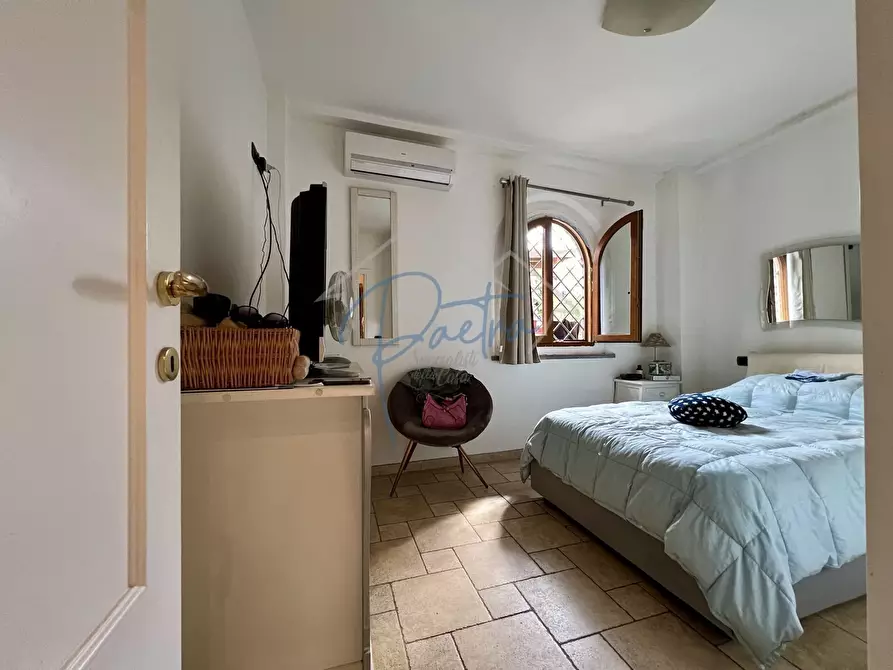 Immagine 34 di Villetta a schiera in vendita  a Montignoso