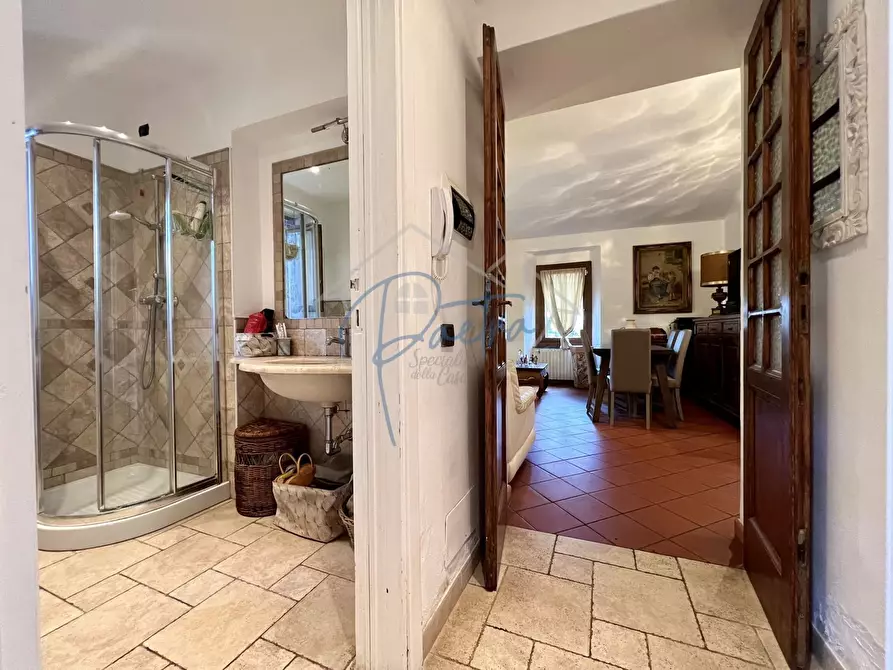 Immagine 37 di Villetta a schiera in vendita  a Montignoso