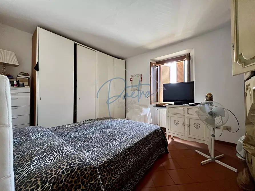 Immagine 26 di Villetta a schiera in vendita  a Montignoso