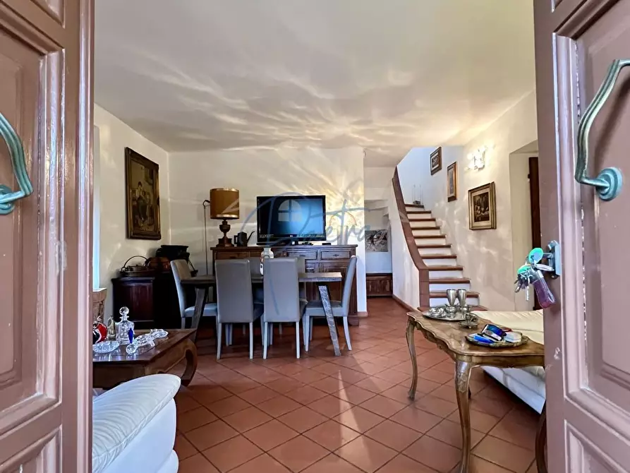 Immagine 8 di Villetta a schiera in vendita  a Montignoso