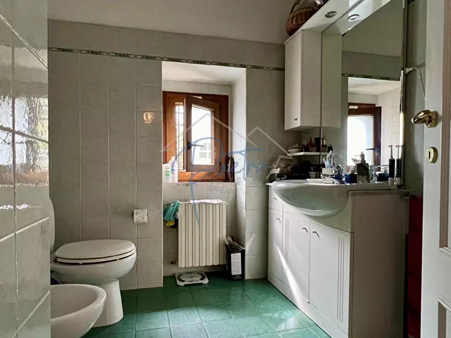 Immagine 29 di Villetta a schiera in vendita  a Montignoso