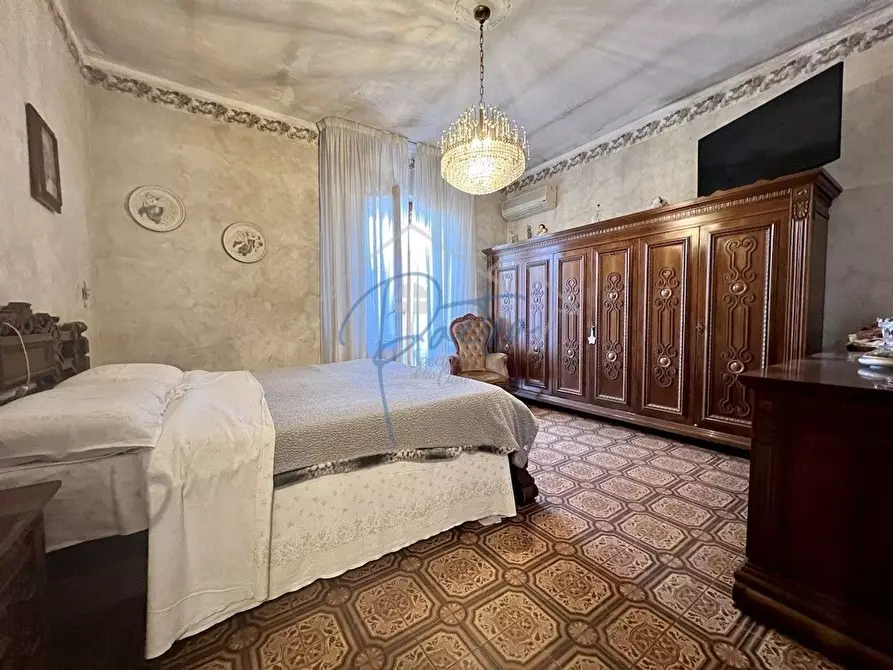 Immagine 10 di Casa indipendente in affitto  a Massa