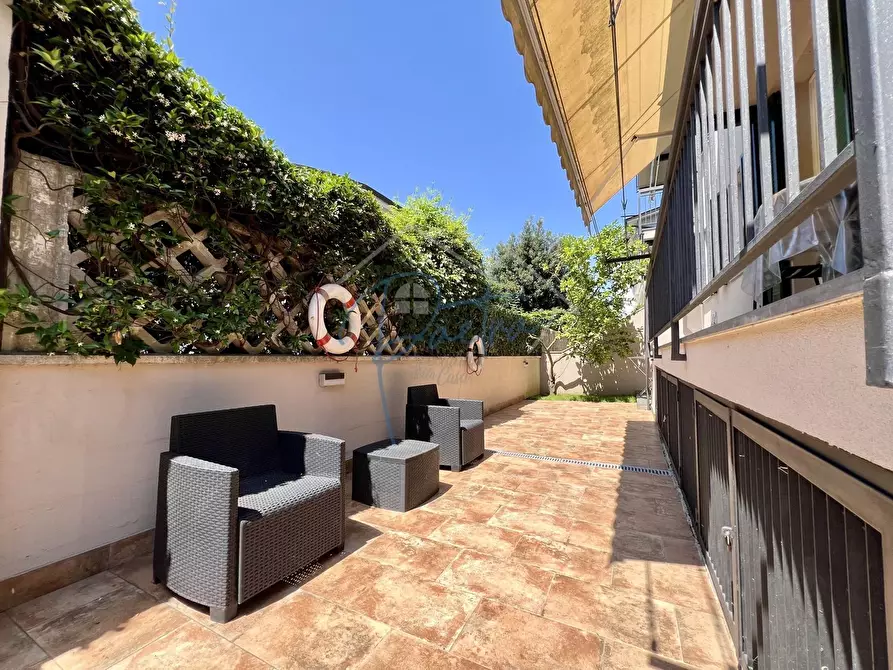 Immagine 5 di Appartamento in affitto  a Massa