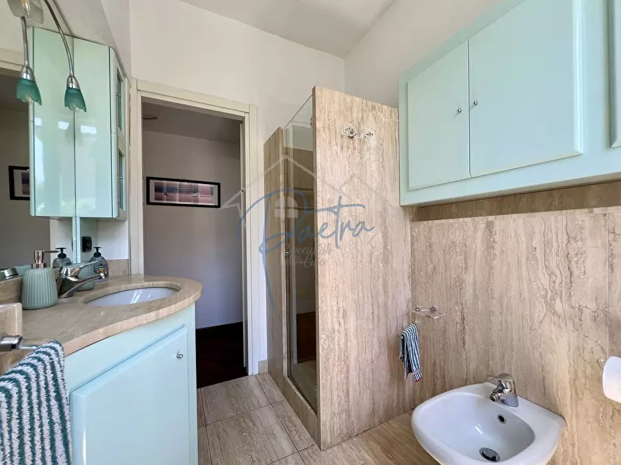 Immagine 25 di Appartamento in affitto  a Massa