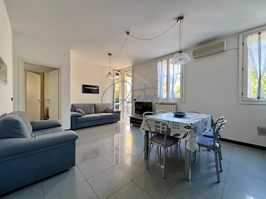 Immagine 12 di Appartamento in affitto  a Massa