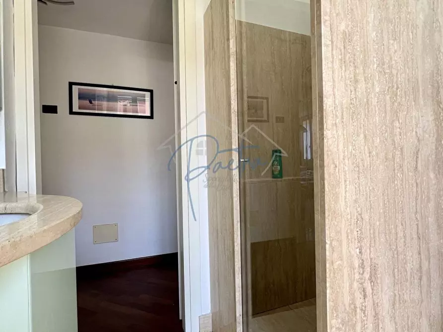 Immagine 26 di Appartamento in affitto  a Massa