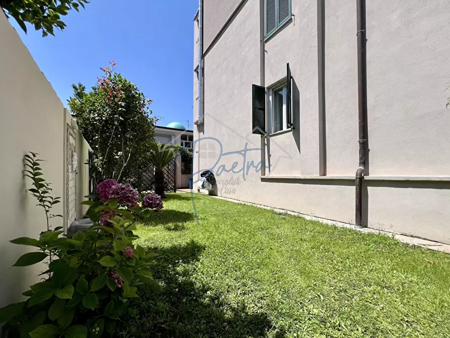 Immagine 10 di Appartamento in affitto  a Massa