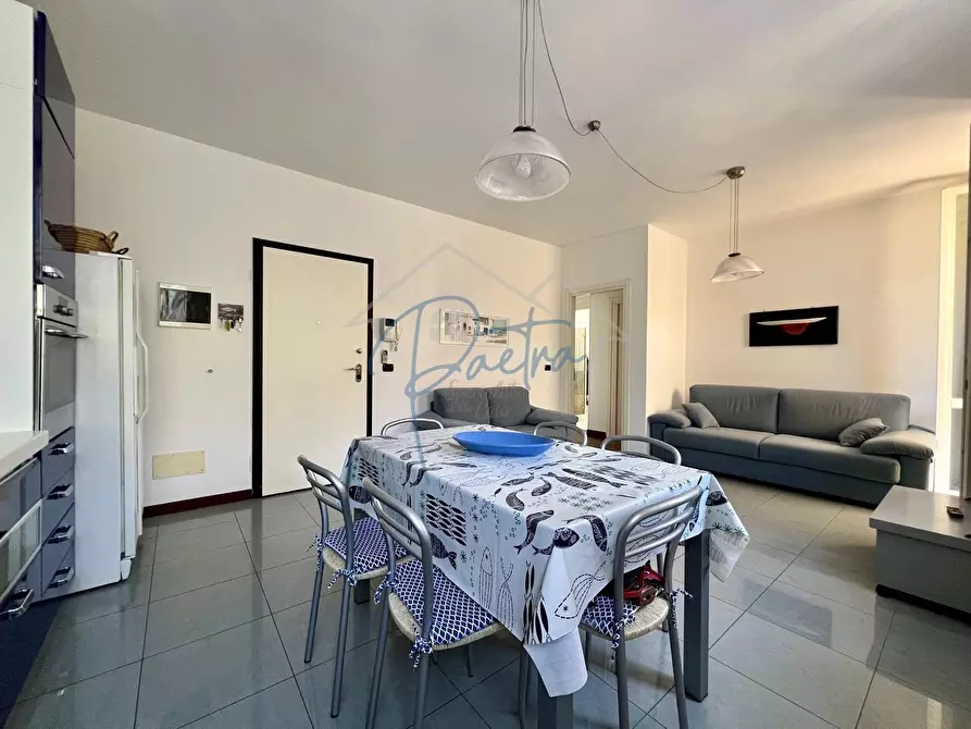 Immagine 14 di Appartamento in affitto  a Massa