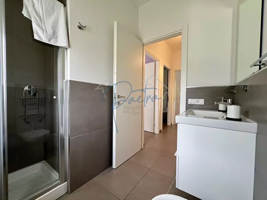 Immagine 17 di Appartamento in affitto  a Massa