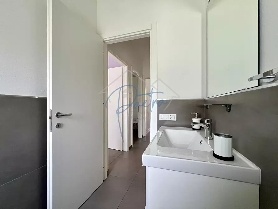 Immagine 20 di Appartamento in affitto  a Massa