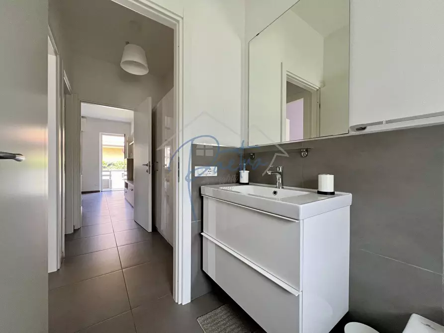 Immagine 18 di Appartamento in affitto  a Massa