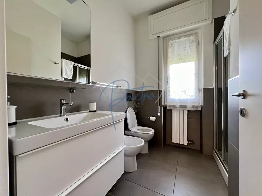 Immagine 15 di Appartamento in affitto  a Massa