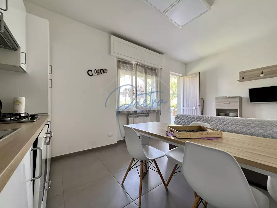 Immagine 5 di Appartamento in affitto  a Massa